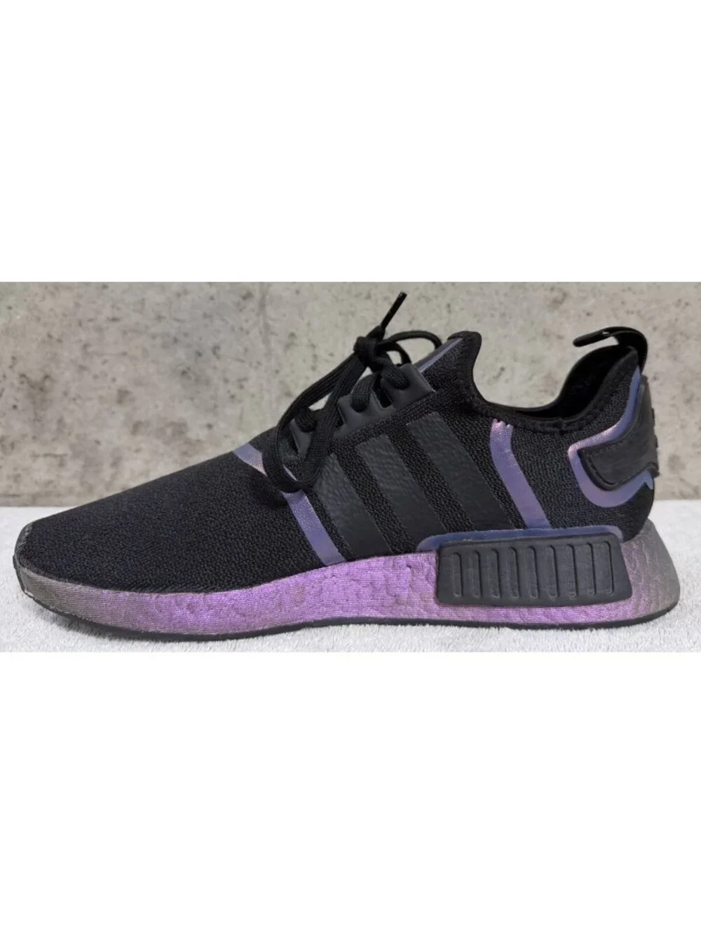 Adidas Originals NMD R1 BOOST Eggplant Black Sneakers Men's Size 11  | FV8732